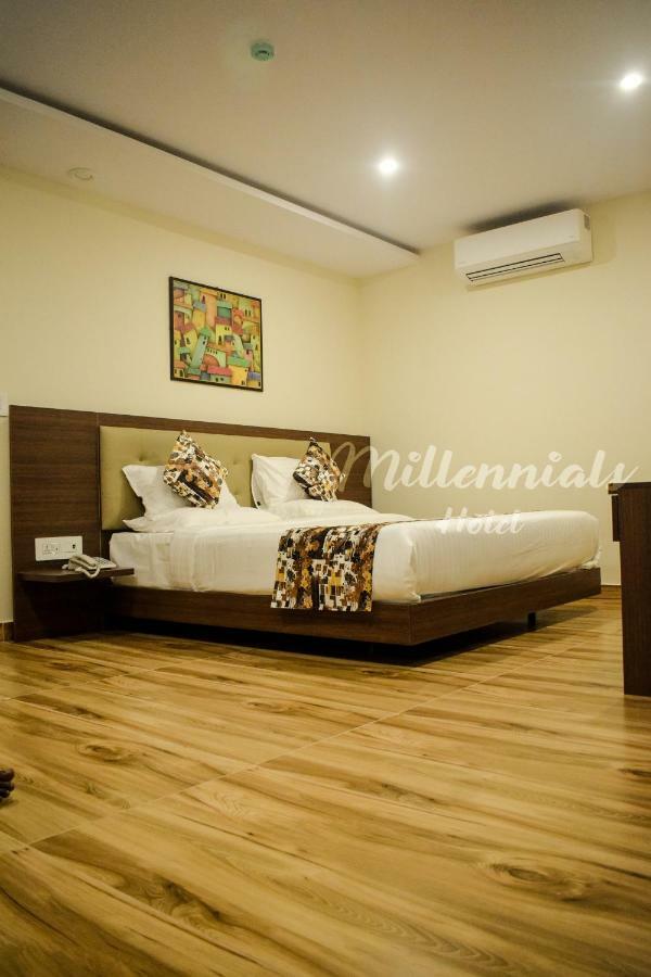 Millennials Hotel Bangalore Exterior foto